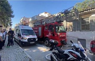 Uyuşturucu bağımlıları metruk binayı ateşe...