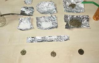 Uyuşturucu partisine polis baskını: 5 gözaltı