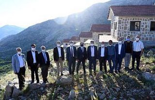 Vali Çuhadar protokol üyeleri Tut ve Besni ilçelerini...