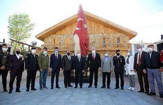 Vali Cüneyt Epcim şehit ailelerini ziyaret etti