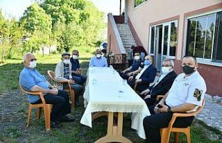Vali Dağlı, şehit ailesiyle bayramlaştı