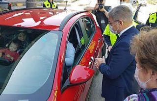 Vali Gürel, Trafik Haftası’nda kural ihlali yapan...