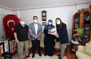 Vali Masatlı ve eşinden şehit anneleriyle koruma...