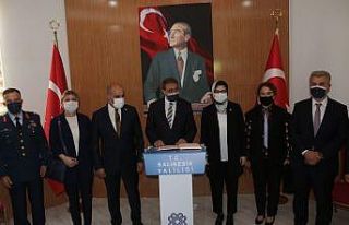 Vali Şıldak görevi başındaki memurları ziyaret...