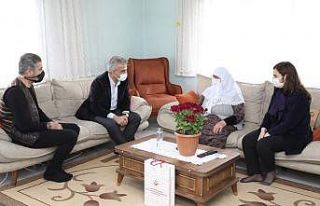 Validen şehit ailesine ziyaret