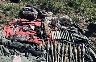 Van’da teröristlere ait silah ve mühimmat ele...