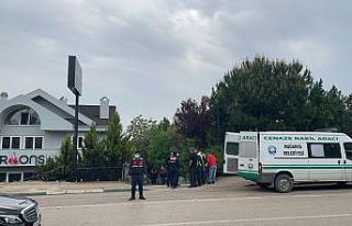 Villanın bahçesine uçan aracın sürücüsü hayatını...