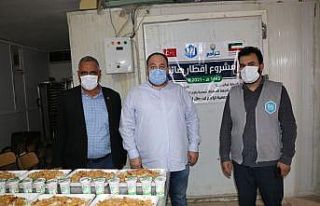 Viranşehir’de her gün 300 aileye sıcak yemek