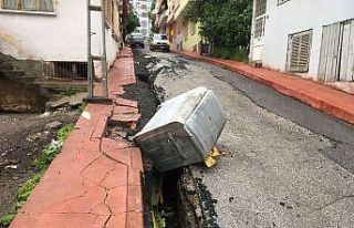 Yağmur yağdı, doğal gaz hattı ortaya çıktı
