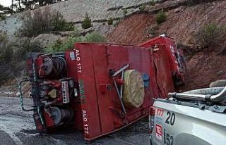 Yangına giden arazöz devrildi; 2 yaralı