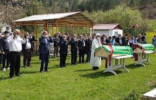 Yangında ölen anne ve kızı toprağa verildi