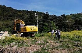 Yarı olimpik kapalı yüzme havuzu için kazma vuruldu