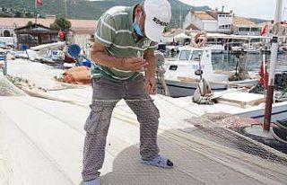 Yarım asırdır özenle ağları tamir ediyorlar