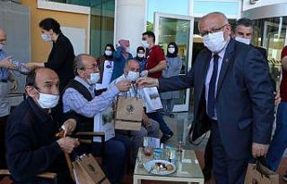 Yaşlı bakım ve huzurevi sakinleri, bayramda unutulmadı