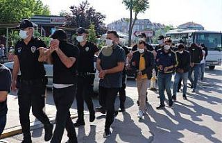 Yaşlı vatandaşları 3 milyon TL dolandıran 19...