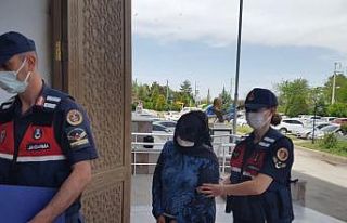 Yeni doğan bebeğini öldürdüğü iddiasıyla tutuklandı