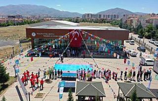 Yeşilyurt’ta 19 Mayıs özel bir programla kutladı