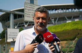 Yiğit Şardan listesini divan kuruluna teslim etti