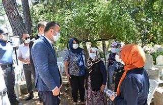Yılmaz: "Milletimizin gönlünde şehitlerimizin...