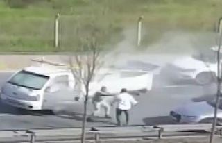 Yol verme kavgasında yangın tüpünü üzerine boşalttı