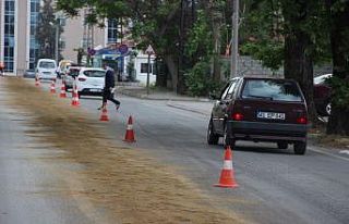Yola dökülen hidrolik yağı zor anlar yaşattı