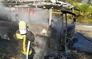 Yolcu otobüsünden çıkan dumanların ardından,...