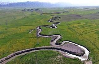 Yüksekova’da menderesler hayran bırakıyor