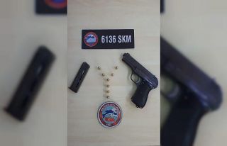 Yunus timleri ruhsatsız tabanca ele geçirdi