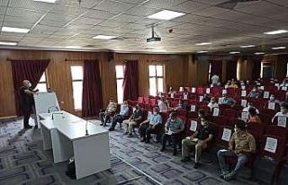 Yüreğir’de kamu görevlilerine Afet Bilinci Eğitici...