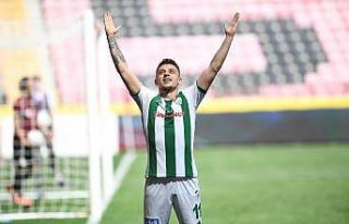 Yusuf Yazıcı’dan Bursasporlu Çağatay Yılmaz’a...