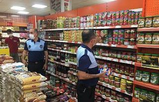 Zabıta ekipleri marketleri denetledi