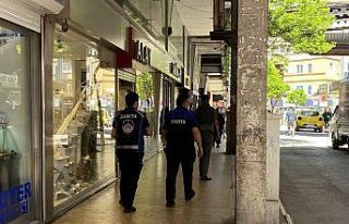 Zabıta ekiplerinden sosyal mesafe ve maske denetimi