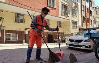 Zeytinburnu’nda bir temizlik görevlisi bina yıkılmadan...