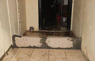 10 dakikalık yağmurda sel meydana geldi, vatandaşlar...