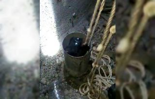 13 metrelik boruda sıkışan yavru kedileri itfaiye...