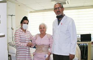 1,5 senedir oturamayan ve yürüyemeyen 78 yaşındaki...