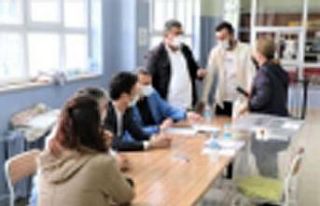 18 yaşında muhtar oldu