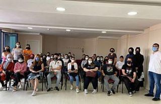 200 öğrenci İzmit Belediyesinden mezun oldu