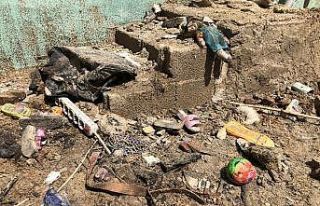 3 küçük kız kardeşten geriye kalan elbise ve...