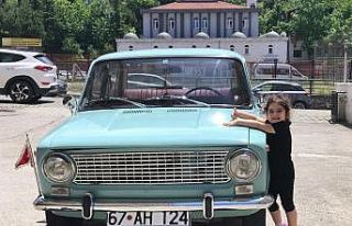 3 yaşındaki çocuğun bayrak sevgisi