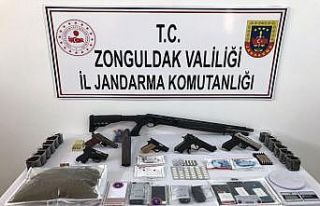 4 ilde eş zamanlı yapılan uyuşturucu operasyonunda...