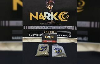 4 şahsın üzerinde 420 gram uyuşturucu ele geçirdi