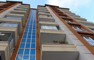 5. kattan düşen üniversite öğrencisi hayatını...
