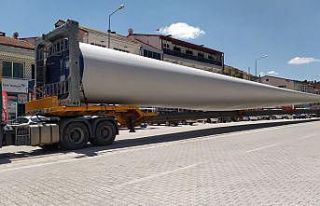 60 metre uzunluğundaki pervaneler böyle taşındı