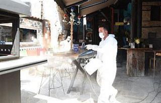 Açılış günü kafe ve restoranlar dezenfekte edildi