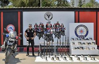 Adana’da 75 silah ele geçirdi