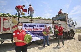Adana’da vatandaşa ücretsiz karpuz
