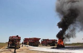 Adana’da yangın tatbikatı gerçeğini aratmadı