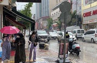 Afyonkarahisar’da sağanak yağış etkili oldu