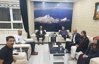Ağrı İl Emniyet Müdürü Özen şehit polis ailesini...